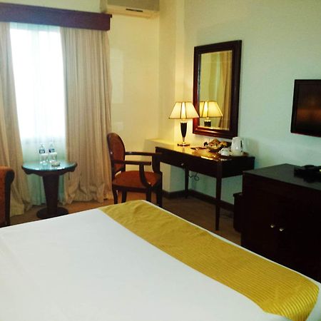Harbourbay Amir Hotel Batam Extérieur photo