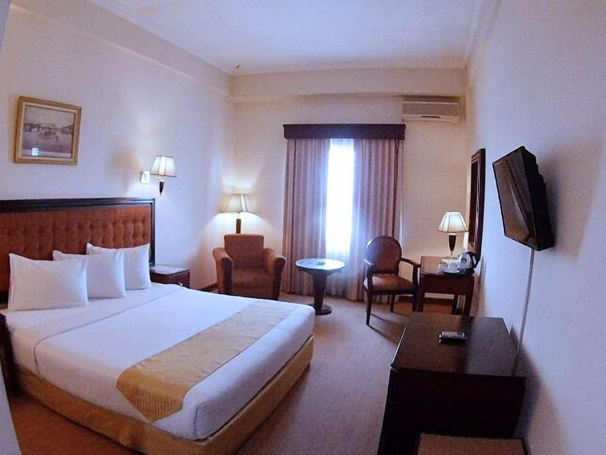 Harbourbay Amir Hotel Batam Extérieur photo