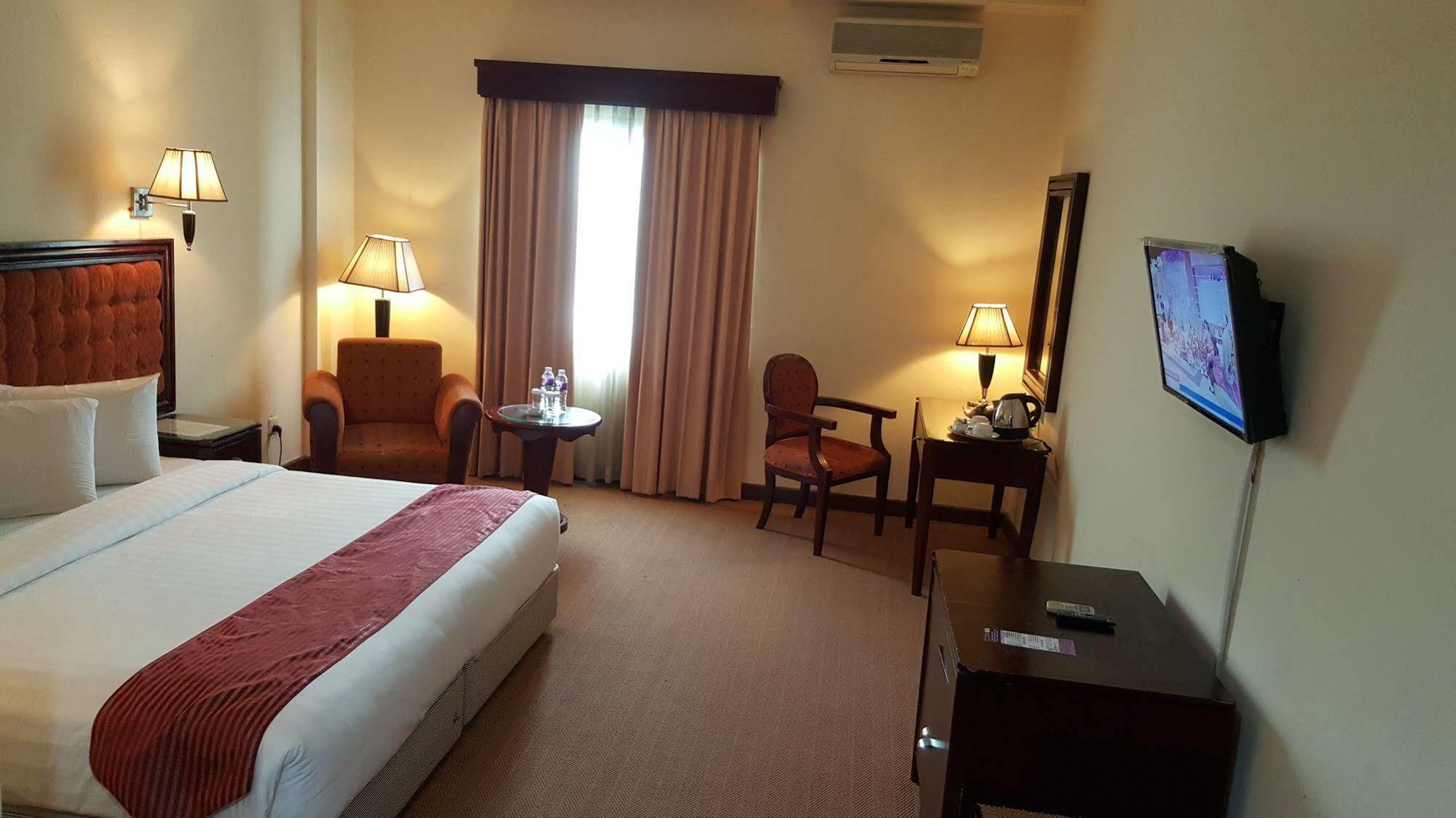 Harbourbay Amir Hotel Batam Extérieur photo